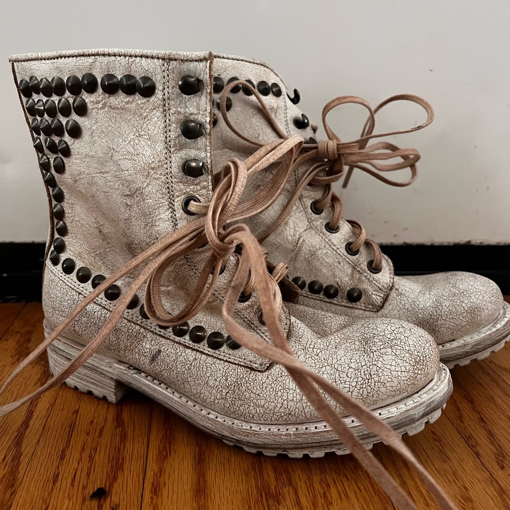 ASH Italia Studded Sand cream leather Silver Combat Boots 6
